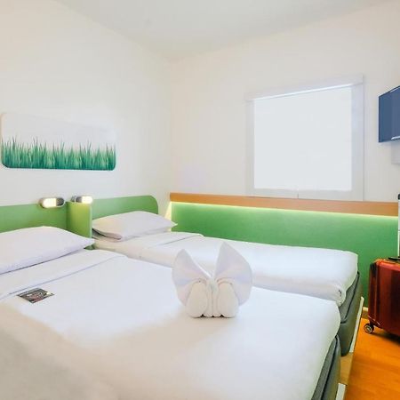 Cordia Hotel Makassar Airport Manda Экстерьер фото