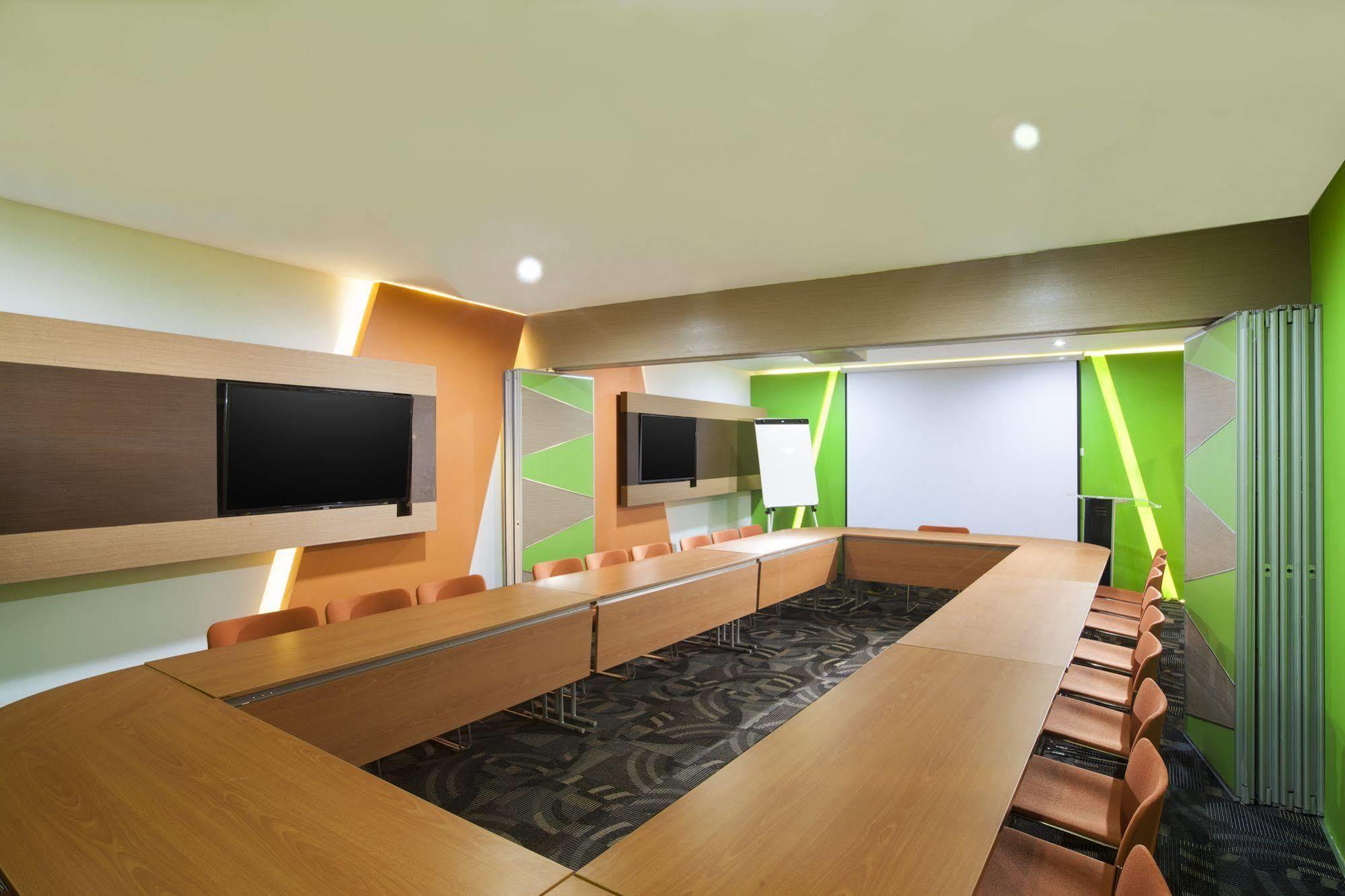 Cordia Hotel Makassar Airport Manda Экстерьер фото