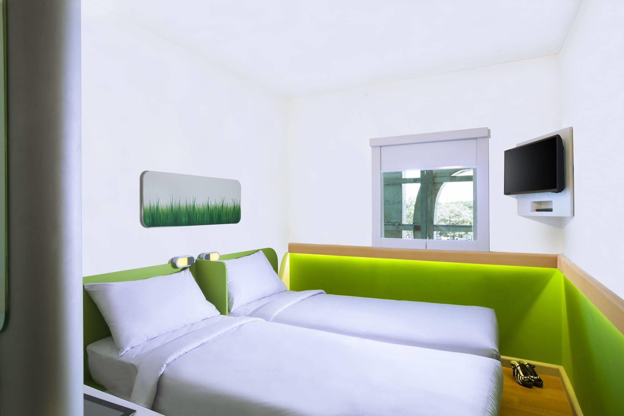 Cordia Hotel Makassar Airport Manda Экстерьер фото